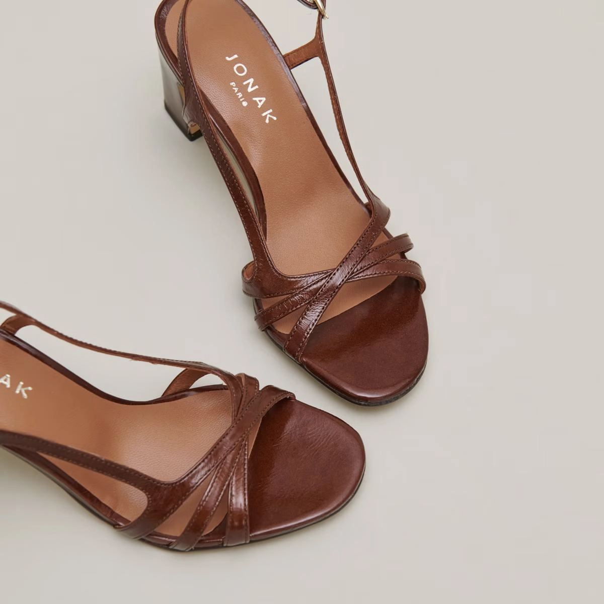 088- Vaiana Cuir Brillant Marron