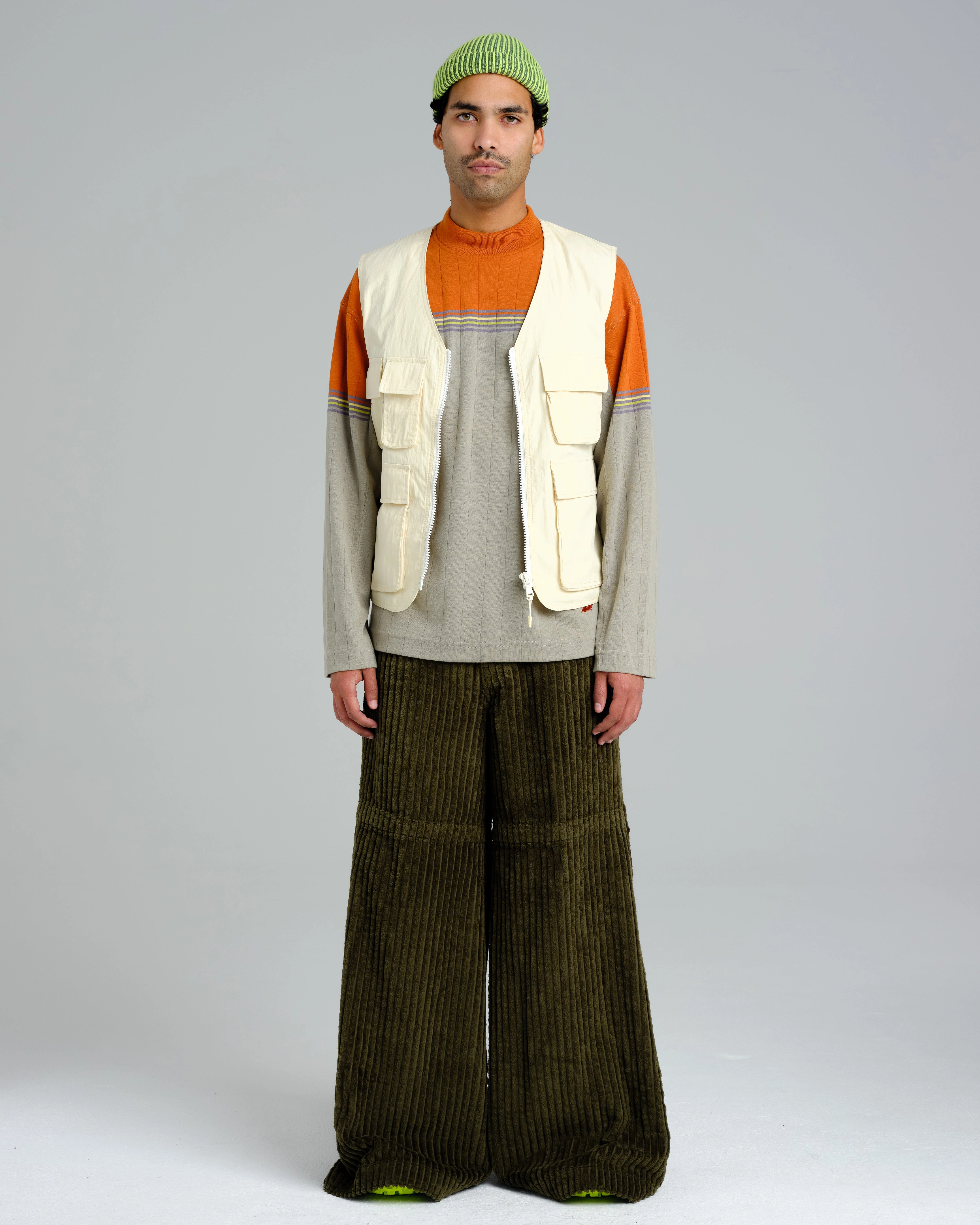 Hangin'. 34. 2 Wale Corduroy. Moss.
