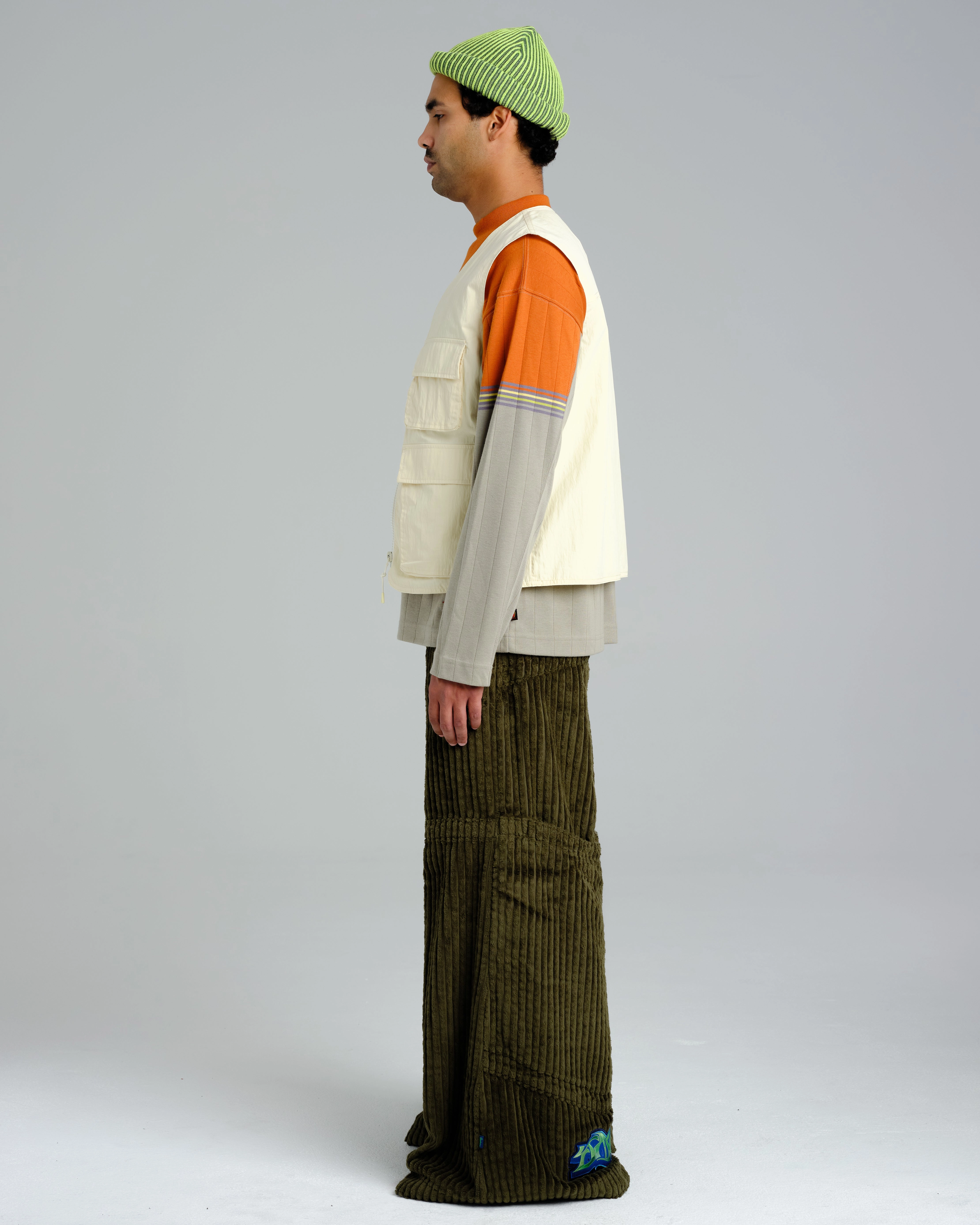 Hangin'. 34. 2 Wale Corduroy. Moss.
